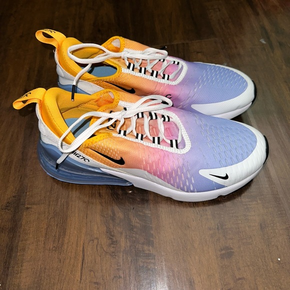 Wmns Nike Air Max 270 “University Gold” - Picture 2 of 7